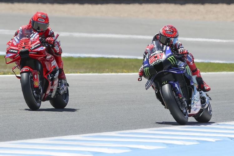 Die Freude über Pole-Position und Führung für Fabio Quartararo (r., hier mit Marc Márquez) währte im Sprint von Jerez nur kurz