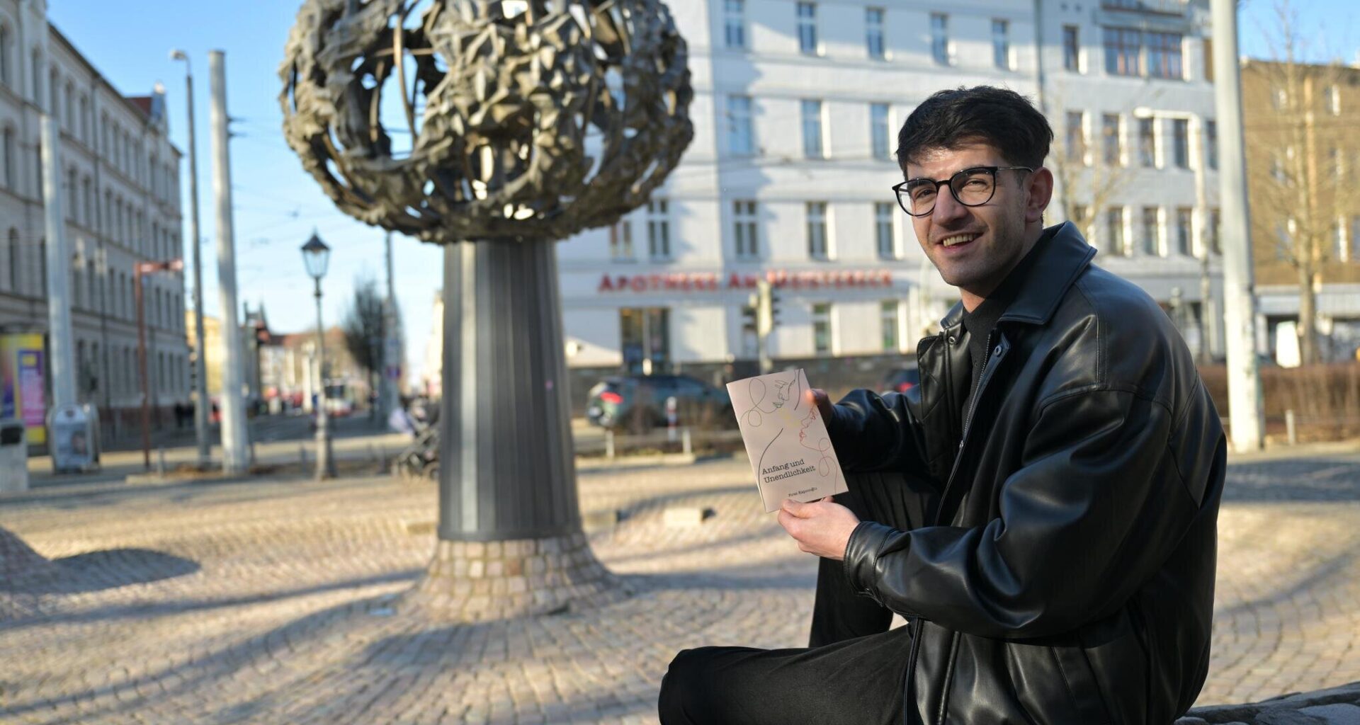 Wie ein junger Kurde in Zwickau seinen großen Traum vom eigenen Buch verwirklicht hat