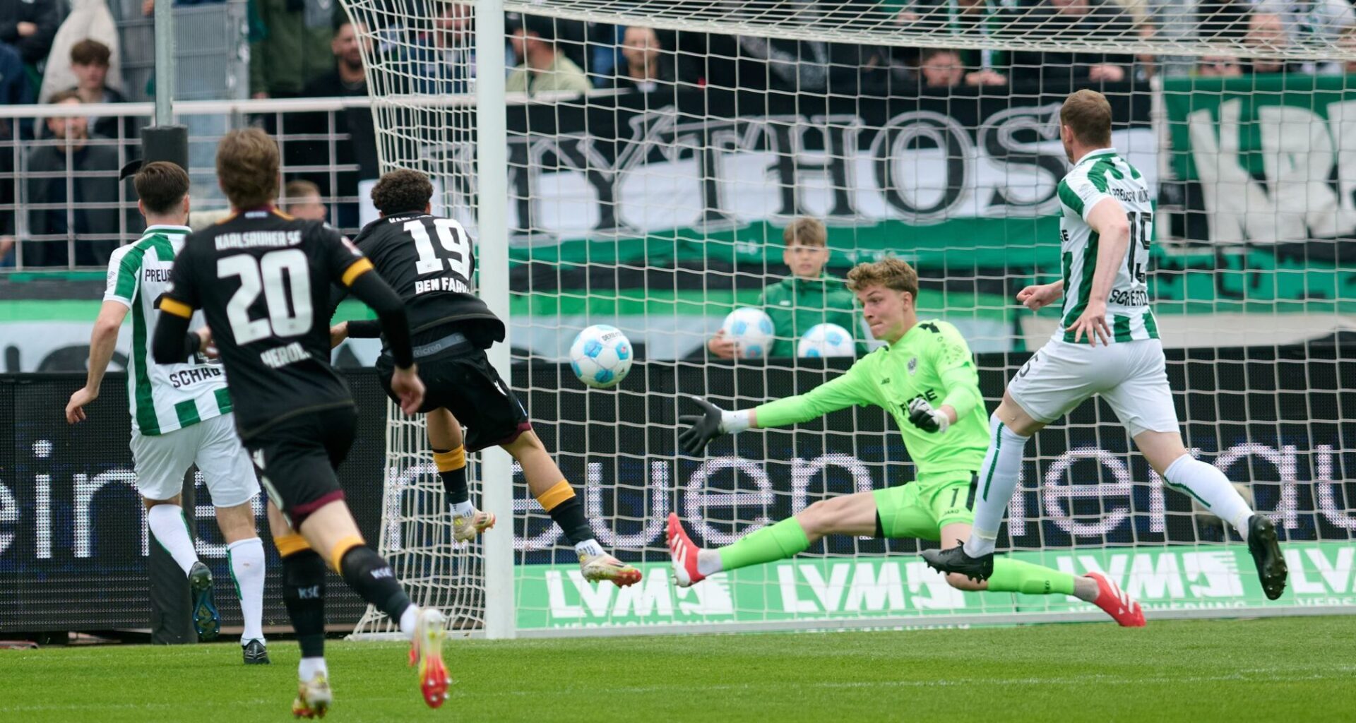 Münster erkämpft 1:1 gegen Karlsruhe