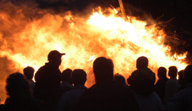 Neuer Schwimmverein bringt Hexenfeuer zurück