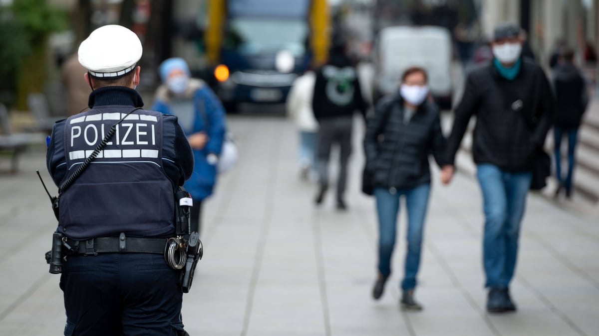 15-Jährige in Fußgängerzone vergewaltigt – Polizei sucht Zeugen