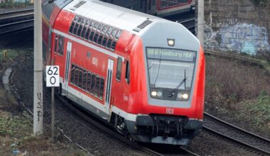 Verspätungen auf Strecke Hamburg-Lübeck – Oberleitung defekt