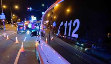 Drei Schwerverletzte nach Überschlag bei Frechen