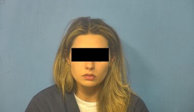 Lehrerin soll 15-jährigen Schüler sexuell missbraucht haben