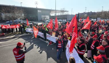 IG Metall legt Mercedes-Niederlassung in Nürnberg lahm