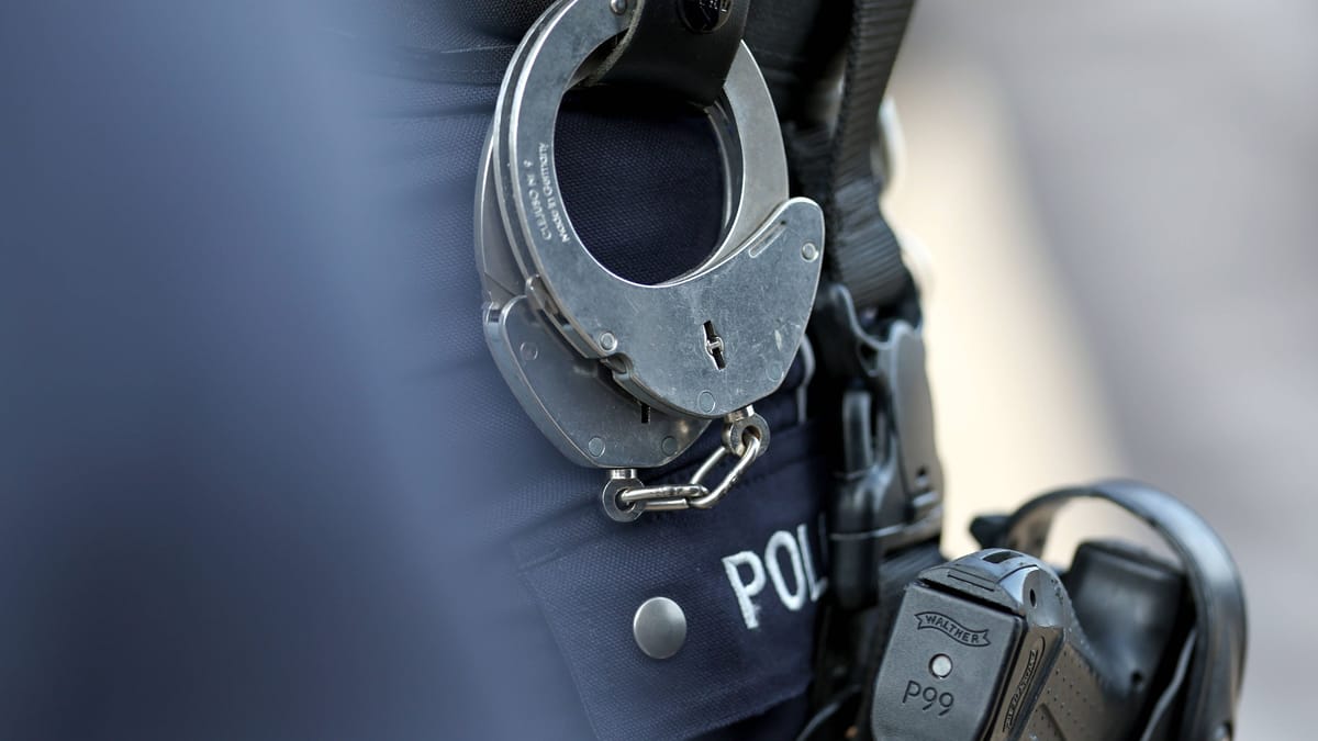 15-Jährige vergewaltigt – sechs Teenager festgenommen