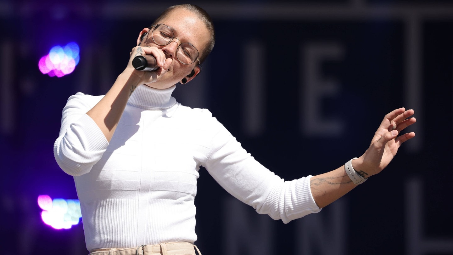 neuer Song „Power“ und ihre innere Stärke