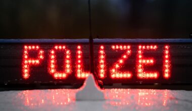 Zeugen gesucht: 13-jährige Radfahrerin stürzt über gespanntes Seil