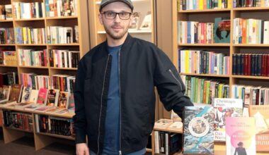 Eferdinger Elektrohändler setzt sich für Bücher ein