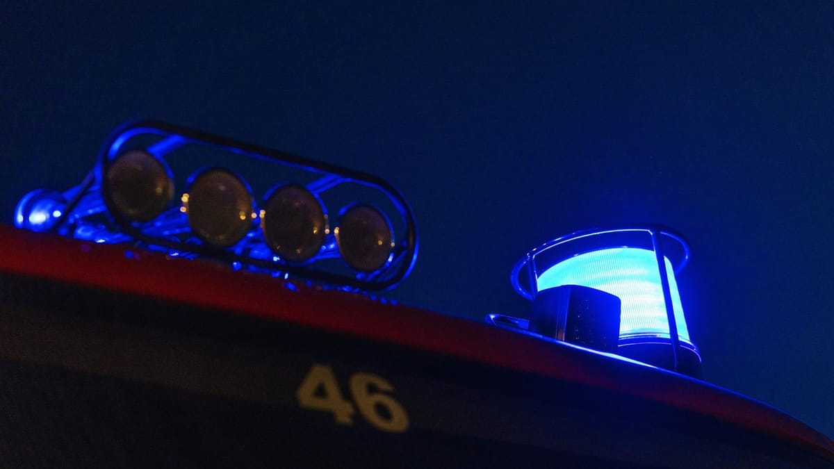 Frau bei Brand in Mehrfamilienhaus schwer verletzt