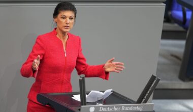 Wagenknecht fordert Konjunkturpaket und Gas aus Russland
