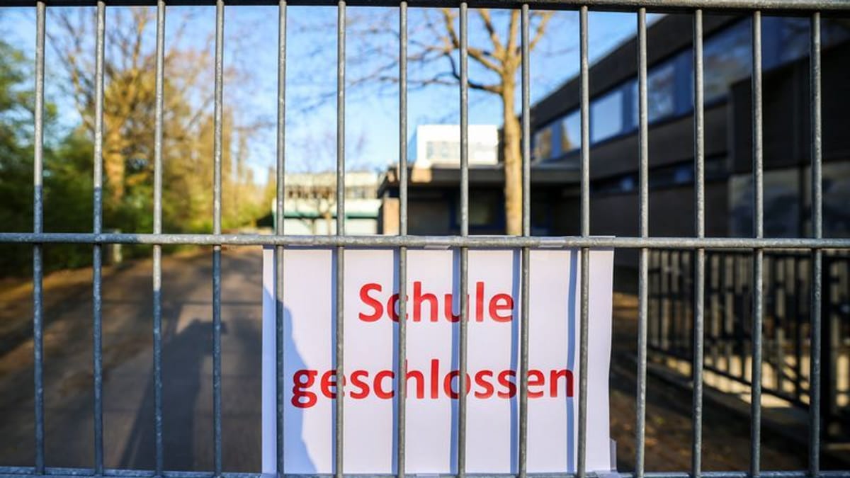 Bedrohungslage trifft knapp 18.000 Schüler