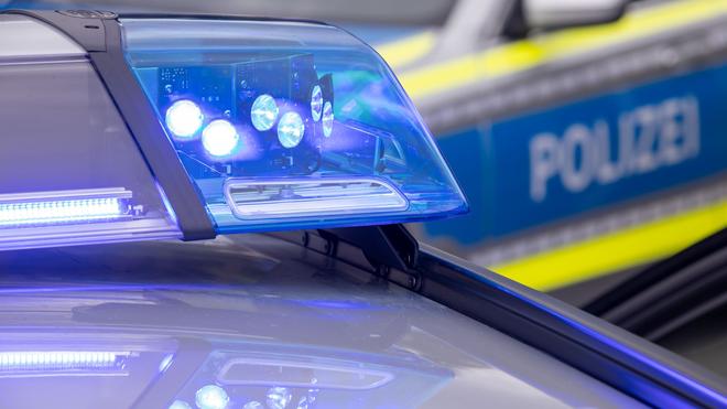 Protest gegen Musk: Nach Protestaktionen an einigen Teslas in Berlin ermittelt die Polizei.
