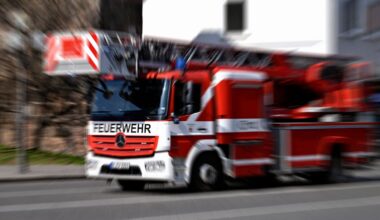 Sperrmüll-Brand in St. Johannis greift auf Wohnhaus über