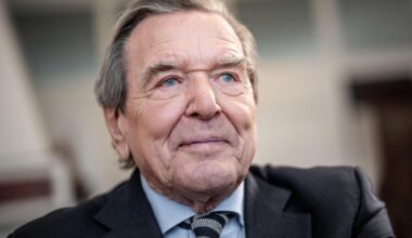 Prozess um Bundestagsbüro: Gerhard Schröders dritter Versuch