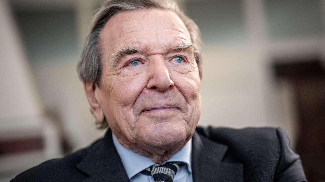 Prozess um Bundestagsbüro: Gerhard Schröders dritter Versuch