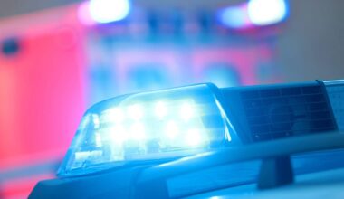Sterbende Frau auf Beifahrersitz – Mann festgenommen