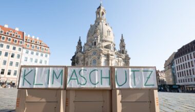 Demonstration für Klimaschutz: Fridays for Future protestiert in Dresden