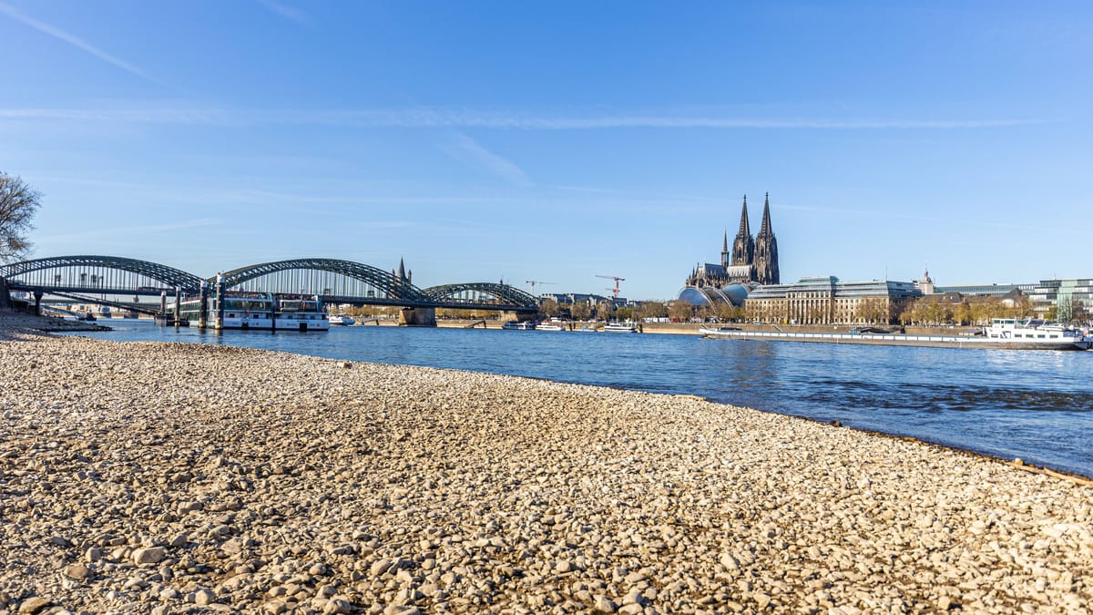 Rheinpegel fällt weiter – starke Einschränkungen für Schifffahrt