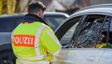 Polizei stoppt Auto – neben dem Fahrer sitzt eine sterbende Frau