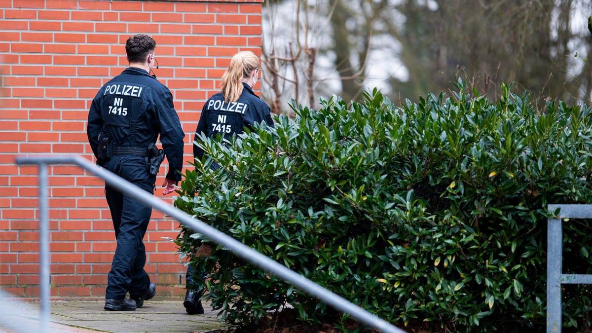 Mann beging Sexualdelikte an älteren Frauen