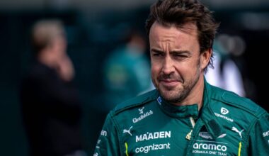 Formel 1 | Aston Martin: Fernando Aloso verliert Lenkrad bei 120 km/h