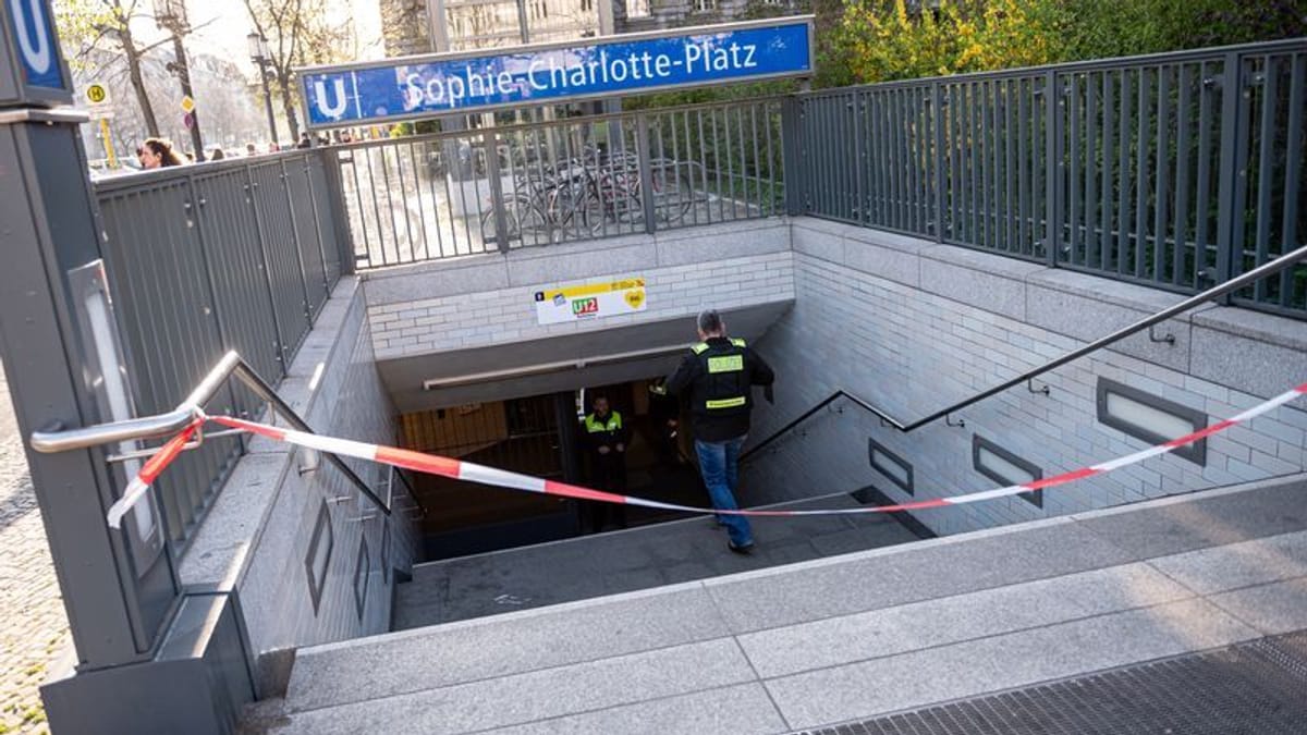Messerattacke in U-Bahnhof – Angreifer nach Polizeischüssen tot