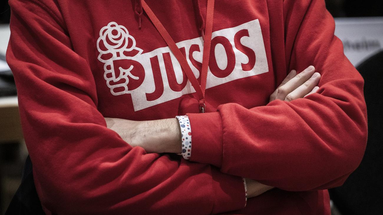 Schwarz-rote Regierung: Jusos in mehreren Bundesländern lehnen Koalitionsvertrag ab