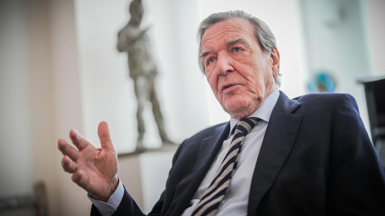 Altkanzler: Schröder verzichtet im Streit um Bundestagsbüro auf Klage in Karlsruhe