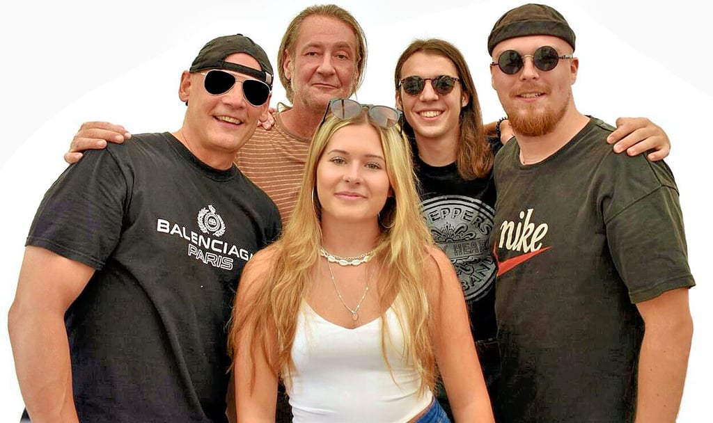 Partyband „Joe Eimer und die Skrupellosen“ spielt in der Palette.