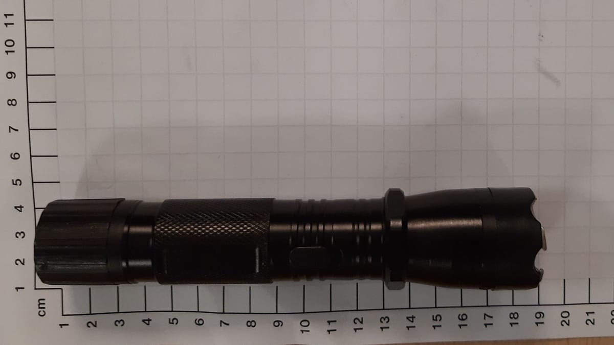 Polizei findet Messer und Elektroschocker bei Kontrolle