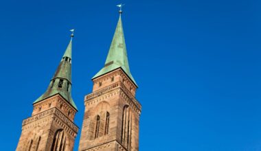 Glocken der St. Sebald Kirche irritieren