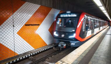 Mann wirft Fernseher auf einfahrende U-Bahn am Hauptbahnhof