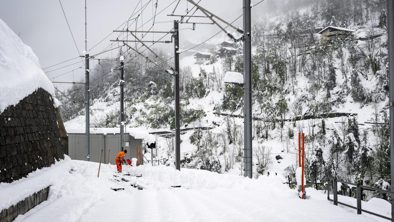 Schnee: Heftige Schneefälle schneiden Skiort Zermatt von der Außenwelt ab