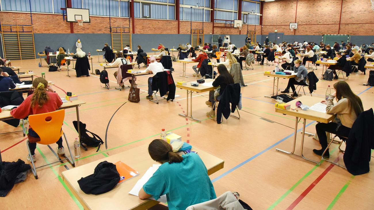 Bildung: Schülerkonferenz beklagt zu schwierige Matheabiturprüfungen - Zeit Online