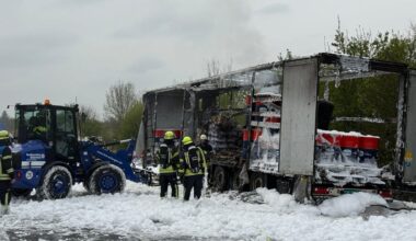 LKW brennt auf A73 aus – Autobahn bis in den Abend gesperrt