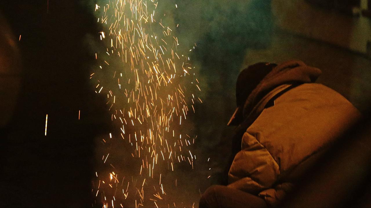 Berlin: Silvesterrakete auf Wohnung geschossen: Influencer verlässt nach Verurteilung Deutschland