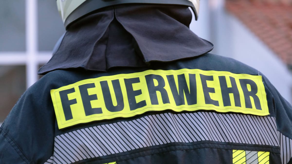Wohnungsbrand im Siegfriedviertel – Feuerwehr rettet Mann