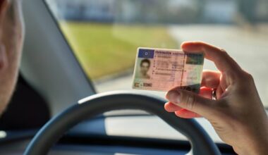 Fahrer gibt zweimal falsche Personalien bei Verkehrskontrolle an