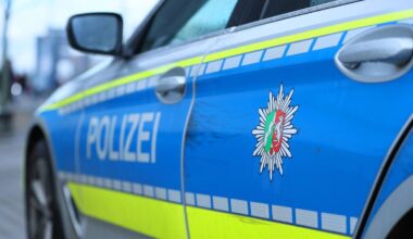 29-Jähriger fährt bei Flucht vor Polizei gegen Hauswand