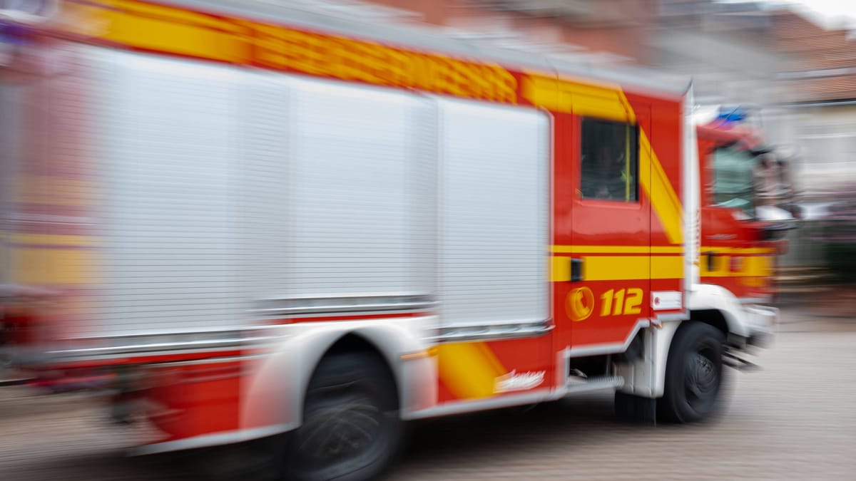 Feuerwehr muss in Eschweiler gleich zwei Brände löschen