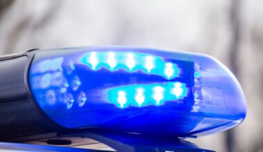 Polizei stoppt Lachgas-Dealer am Rheinufer in Deutz