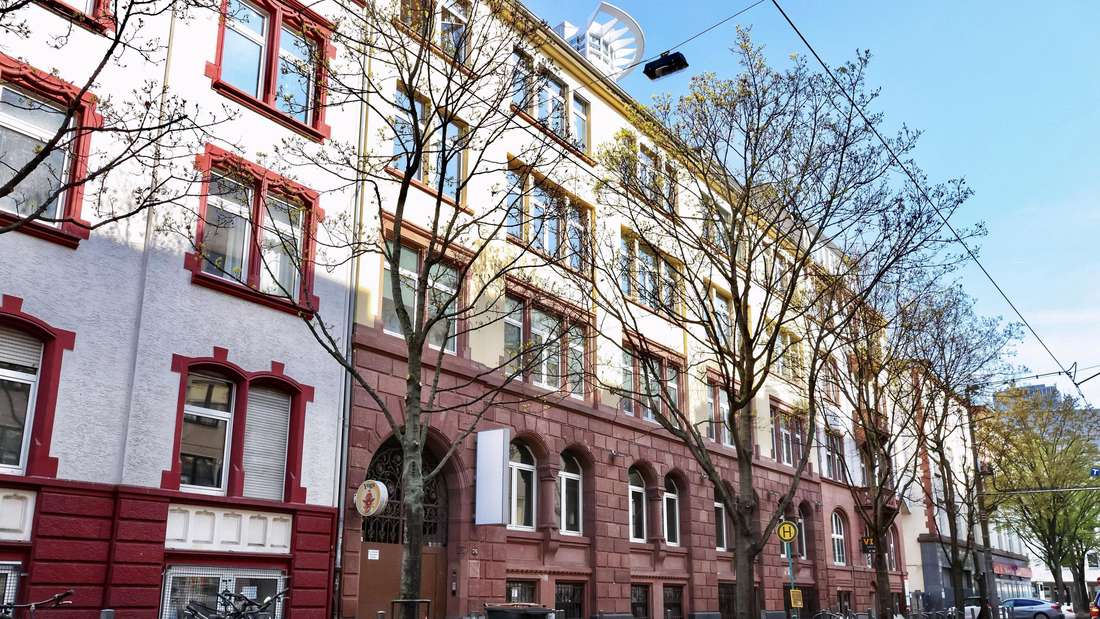Das geplante Neue Frankfurter Suchthilfezentrum in der Niddastraße 76 von außen (2), Copyright: Stadt Frankfurt am Main, Foto: Jan Hassenpflug