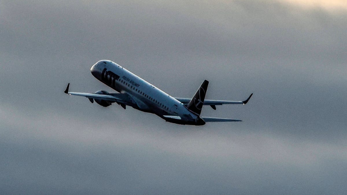 Pilot dreht auf 12.000 Metern Höhe plötzlich um
