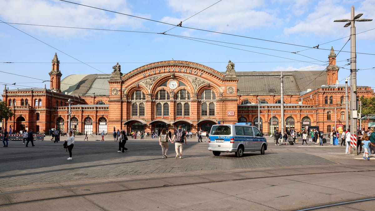 Gestohlene Sachen von Mann aus Hamburg tauchen am Bahnhof auf