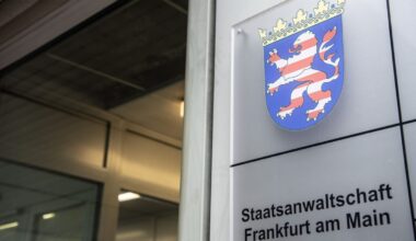 Sprengstoff und Waffen gelagert – Vater und Sohn in U-Haft