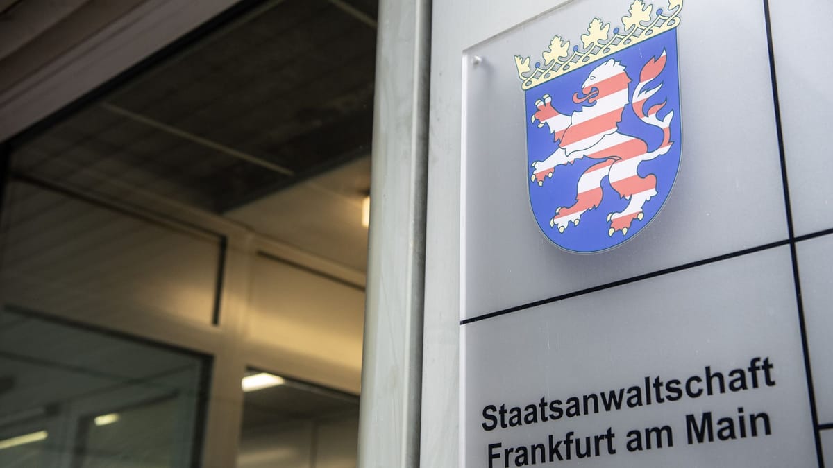 Sprengstoff und Waffen gelagert – Vater und Sohn in U-Haft
