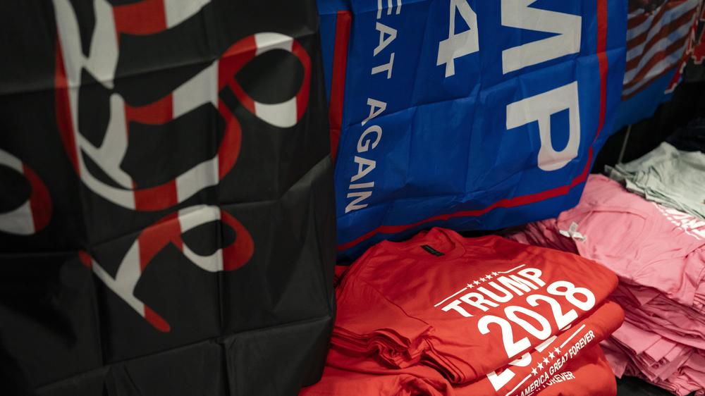 Präsidentschaftswahl 2028: Artikel mit "Trump 2028" nähren Spekulationen über die nächste US-Präsidentschaftswahl (Bild aus 2024). Die US-Verfassung verbietet eine weitere Kandidatur Donald Trumps.