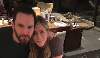 Jennifer Aniston: Hier kuschelt sie plötzlich mit Courteney Cox' Freund