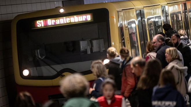 Nach Kabeldiebstahl: Nach einem Kabeldiebstahl fährt zwischen Nordbahnhof und Gesundbrunnen keine S-Bahn. (Archivfoto)